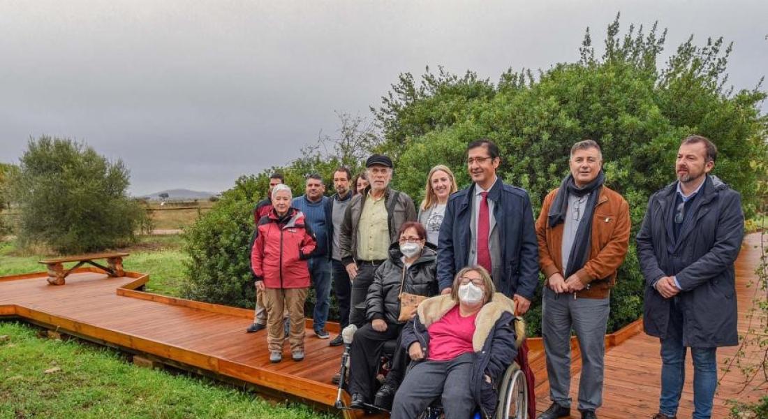 Nueva pasarela en la senda Botánica de Casa Palillos, en Cabañeros, diseñada “para el disfrute de las personas con movilidad reducida”